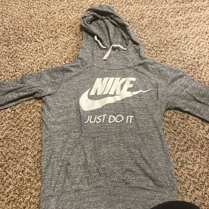 nike sweatshirt